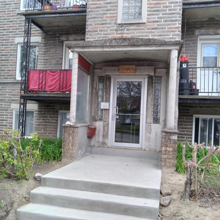 ROSEMONT Grand 2 ½ Chauffer, Metro Fabre | 3282303