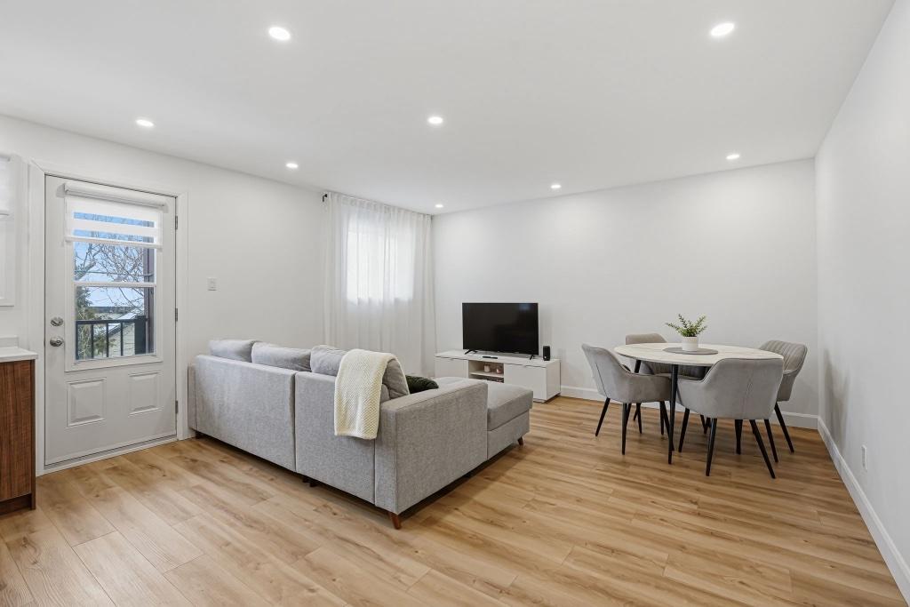 Beau 4 1/2 entièrement rénové, à Longueuil | 3282430