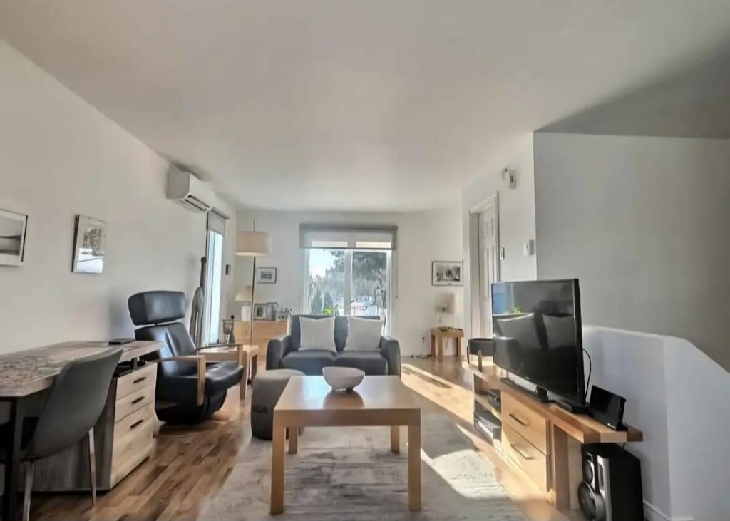 Duplex 4 1/2 à Laterrière | 3282435