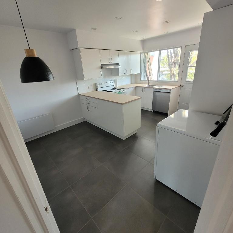 Grand 4 ½ – Fraîchement rénové – Large 4 ½ – Freshly Renovated | 3282449