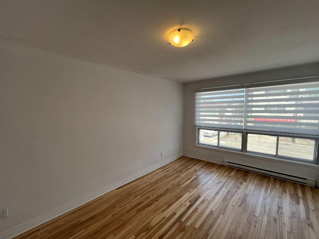 Fully Renovated 5.5 Apartment Available - A louer • For Rent | 3282497