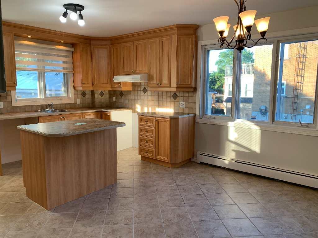 Superbe grand 5 ½ de prestige – Rez-de-chaussée – 1 400 pi² – Longueuil | 3282514