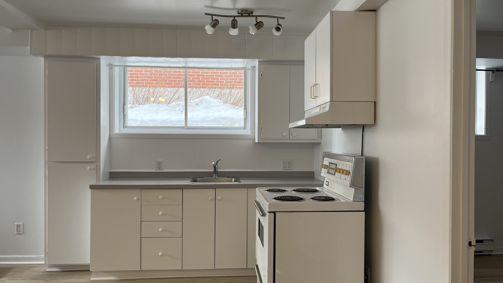 3 1/2 Avec Une Chambre Fermée | 3282859