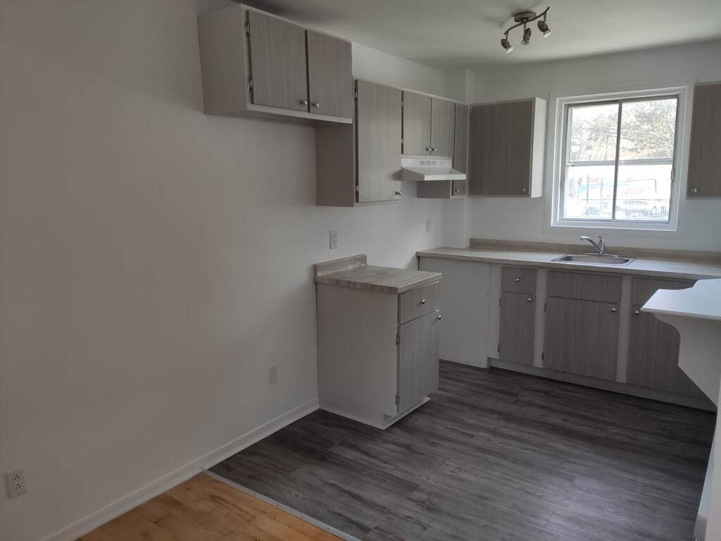 4 ½, 2 Chambres, Centre-sud, Près UQAM | 3283173