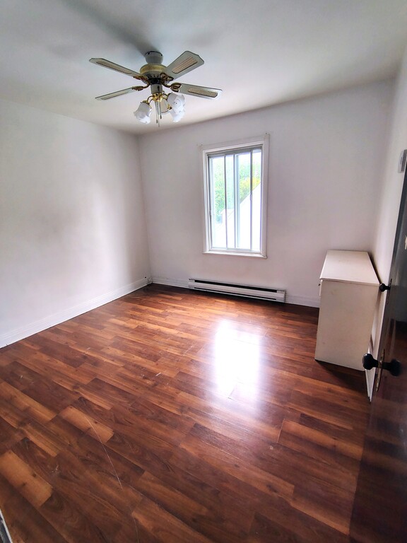 Au Coeur D'Ahuntsic: Beau 4 1/2 Au 2e ÉT | 3268114