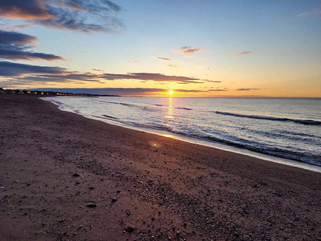 Beau logement dans la magnifique région de Sainte Anne des monts en Haute Gaspésie. Immeuble en face de la mer ! | 3284122