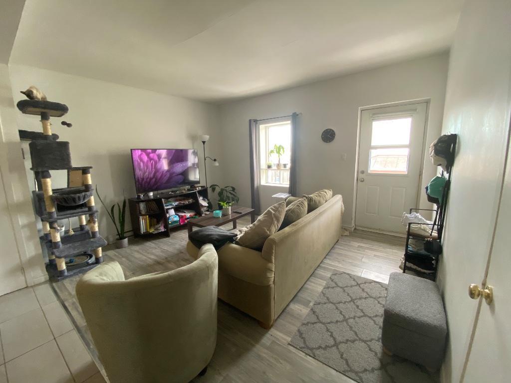 Beau logement dans la magnifique région de Sainte Anne des monts en Haute Gaspésie. Immeuble en face de la mer ! | 3284122