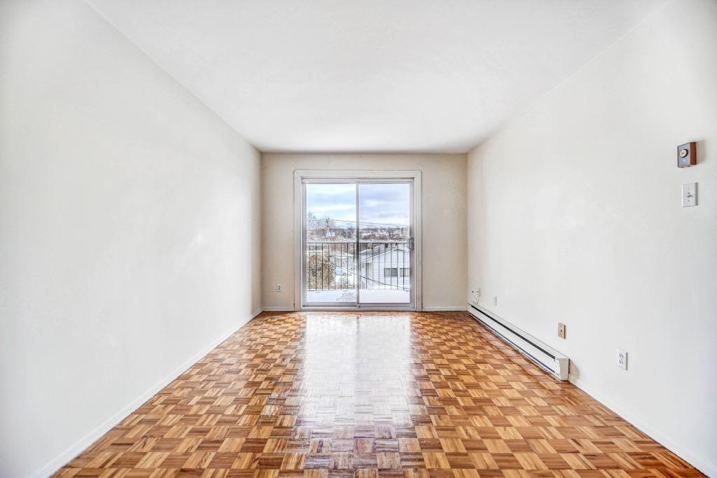 🏡 3 ½ entièrement rafraîchi – Secteur paisible Ouest-de-l’Île, près de l'eau | 3284152