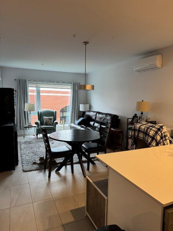 Condo à louer avec Garage int. 3 et demi 700 pi2. | 3284168