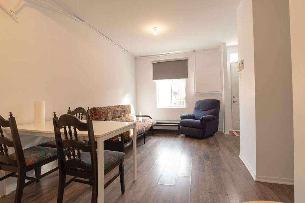 300m du métro Frontenac (ligne verte), 4 1/2 semi-meublé | 3284182