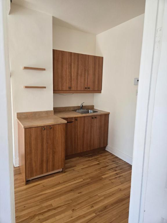 VERDUN Joli Logement NON-FUMEUR 4 1/2 + VÉRANDA | 3284239