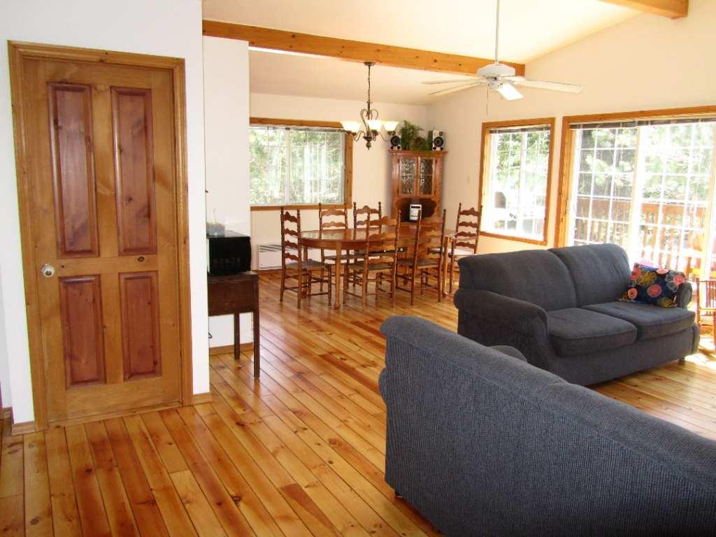 Chalet bord de l’eau St-Zénon à louer. 1h30 de Montréal !!! | 3284256