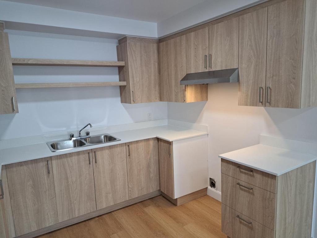 3 ½ App. Rénové Style Condo – Montreal (R.D.P.) | 3284800