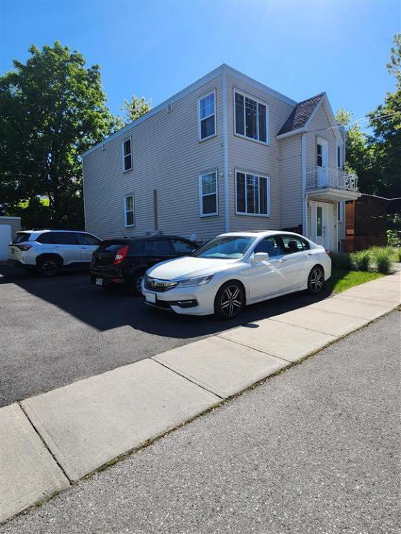 À louer – 5 ½ au 2e étage d’un triplex – Vieux-Mont-Saint-Hilaire 1 700 $ par mois | 3284849
