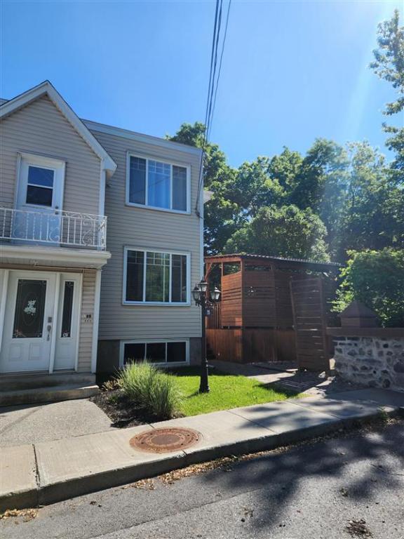 À louer – 5 ½ au 2e étage d’un triplex – Vieux-Mont-Saint-Hilaire 1 700 $ par mois | 3284849