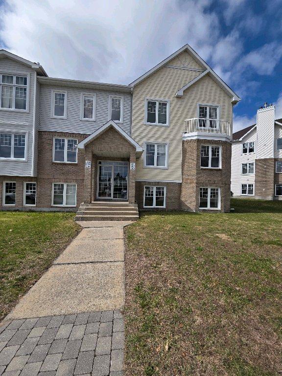Condo lumineux 41/2 | 3284851