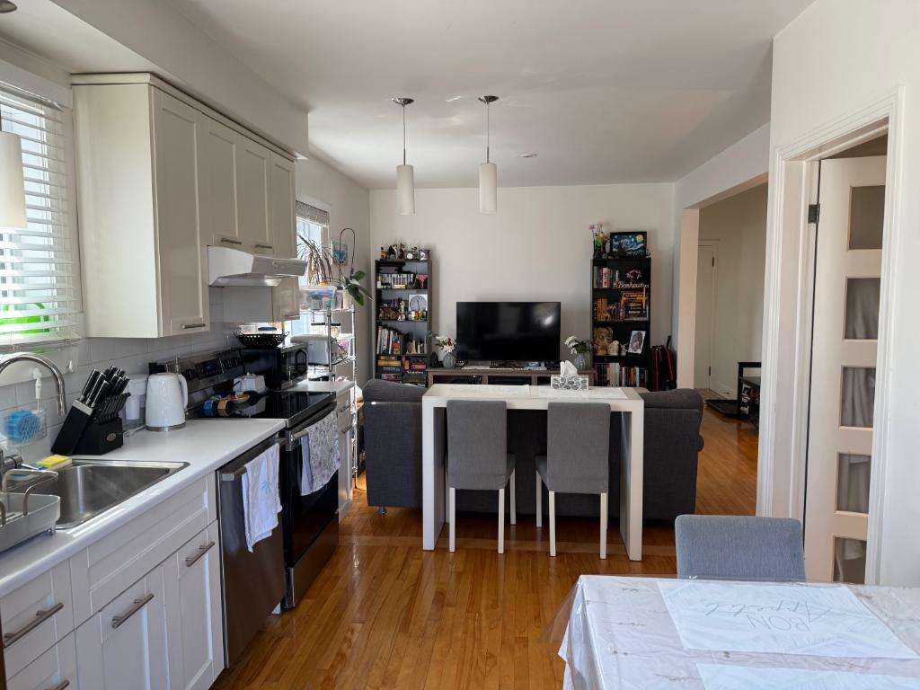 Superbe 3 1/2 semi-meublé & chauffé | 3284877