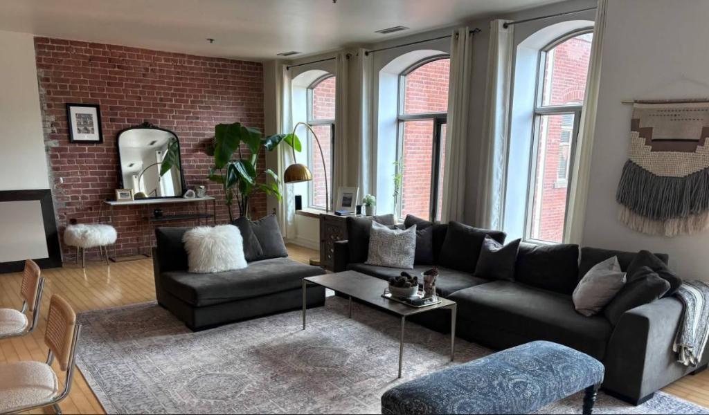 Stunning 1BR Condo in the Heart of Montreal on Blvd St Laurent | 3284905