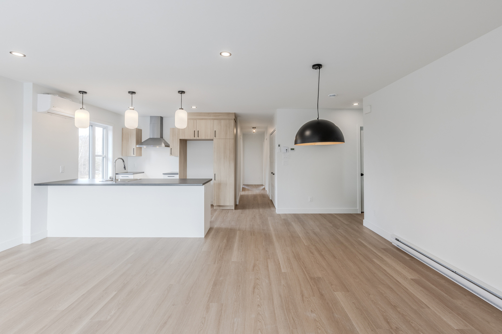 Magnifiques 5 1/2 Disponibles | 3285461