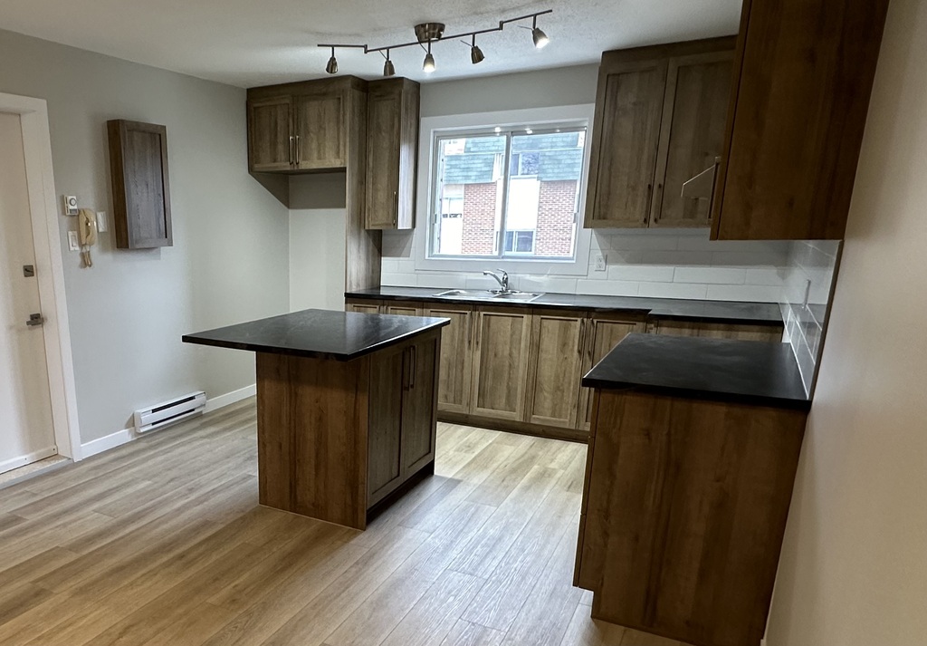 Appartement Tranquille Près De Tout | 3285477