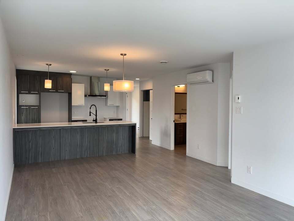 BEAU 4 1/2|CONSTRUCTION RÉCENTE| | 3285492