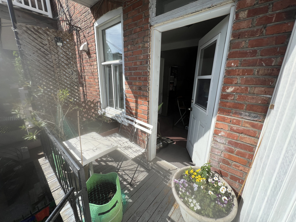 Plateau Mont-Royal – Mile End 4 1/2 | 3285523