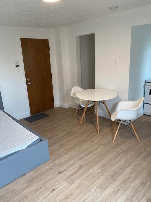 Appartements 1 1/2 à Louer Mont-Bellevue | 3285608