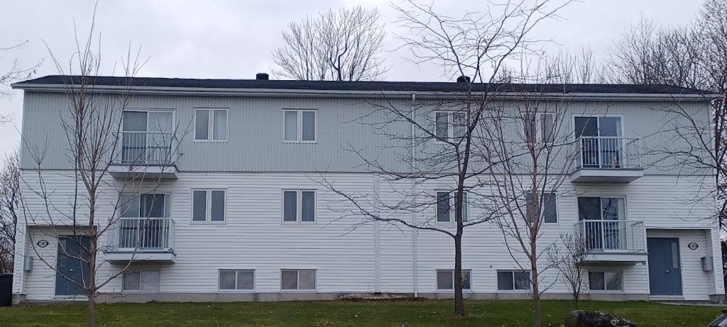 Très Grand 3 1/2 St-valérien de Milton 775.00 $ | 3285647