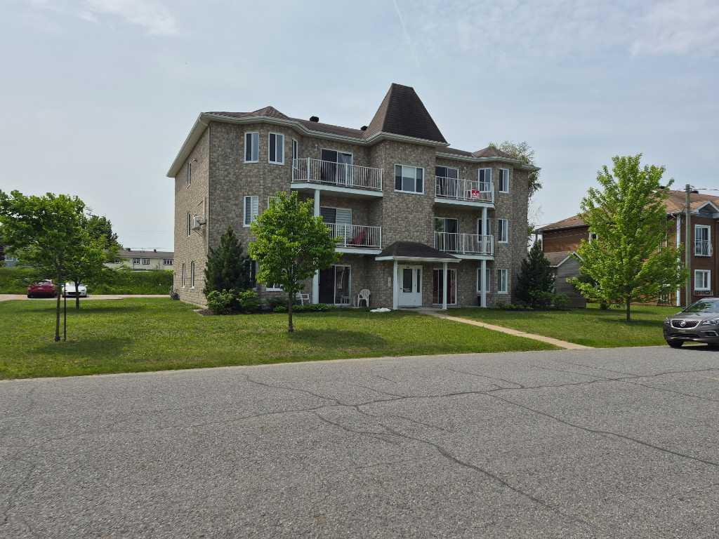 Grand 5 1/2 récent tranquille | 3285669
