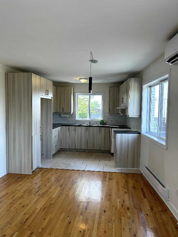 Grand 4 1/2 rénové, un coin tranquille de Villeray–Saint-Michel. | 3286078
