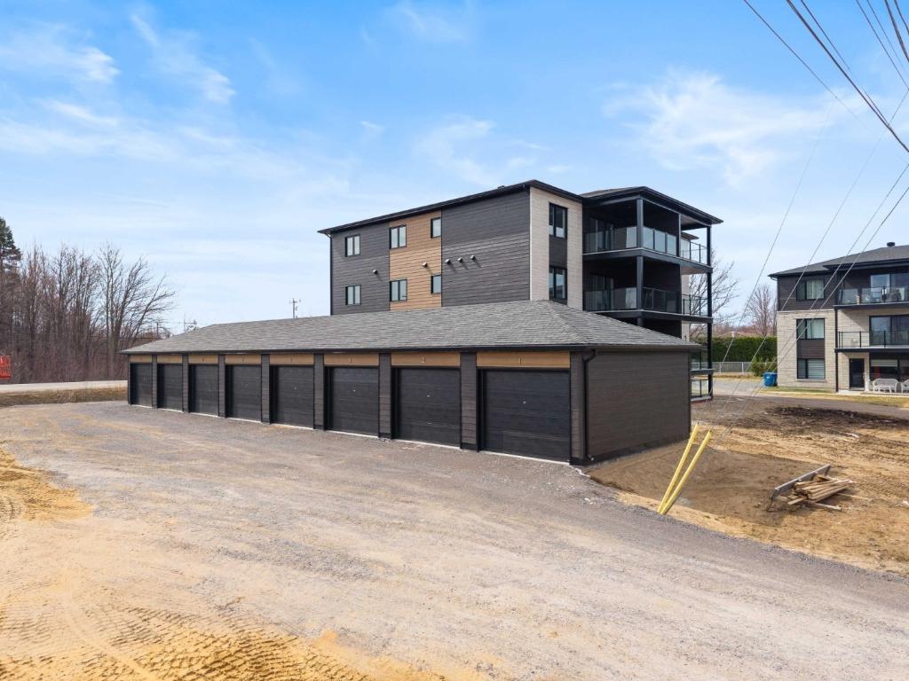 Beau condo 5 1/2 avec garage - un mois gratuit! | 3286103