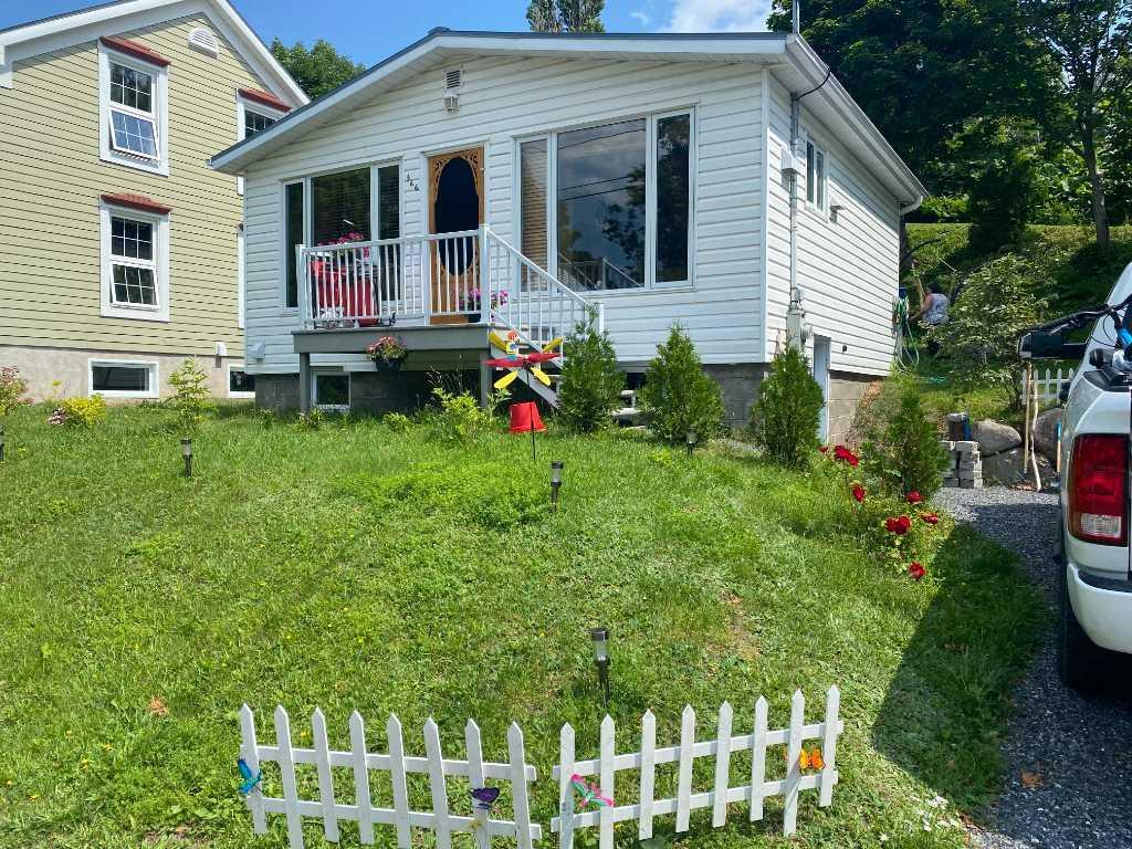 Petite maison chaleureuse vue sur le fleuve | 3285699
