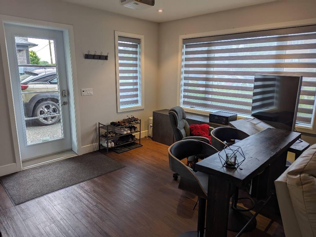 4½ + BUREAU POUR COMMERCE + TERRAIN ET PISCINE | 3285772