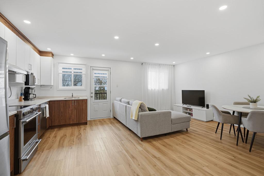Très beau 4 1/2 entièrement rénové, à Longueuil | 3286113