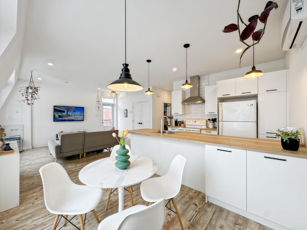 Disponible 1er Juillet - Beau 4 1/2 neuf avec électros inclus et énormément de lumière naturelle dans le Vieux La Prairie. | 3286159