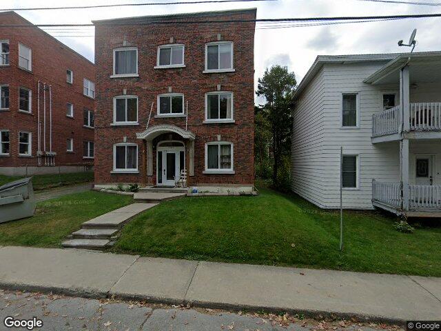1 CH - 1 SDB - Sherbrooke - $658 /mo | 3286565