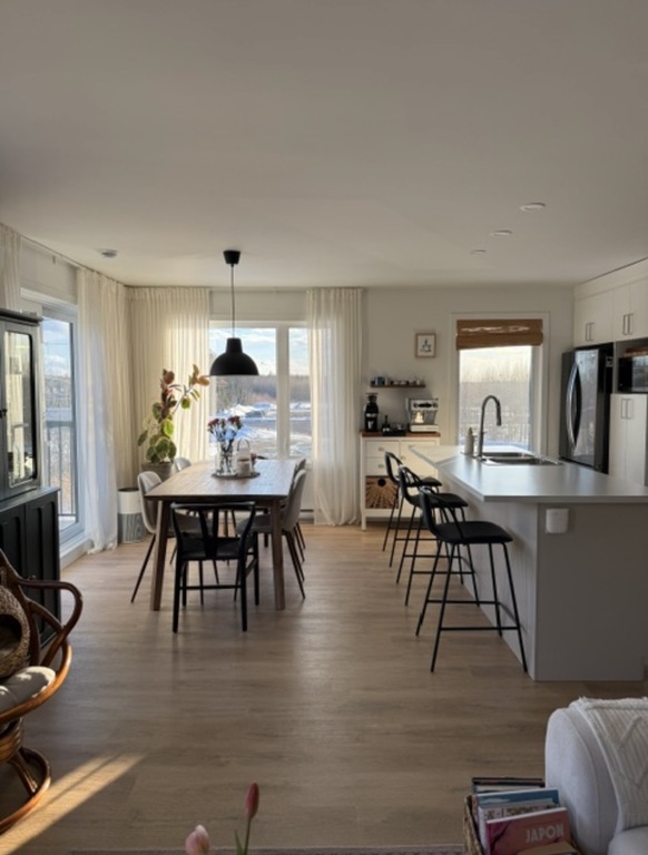 4 1/2 DISPONIBLE MAINTENANT | 3286605