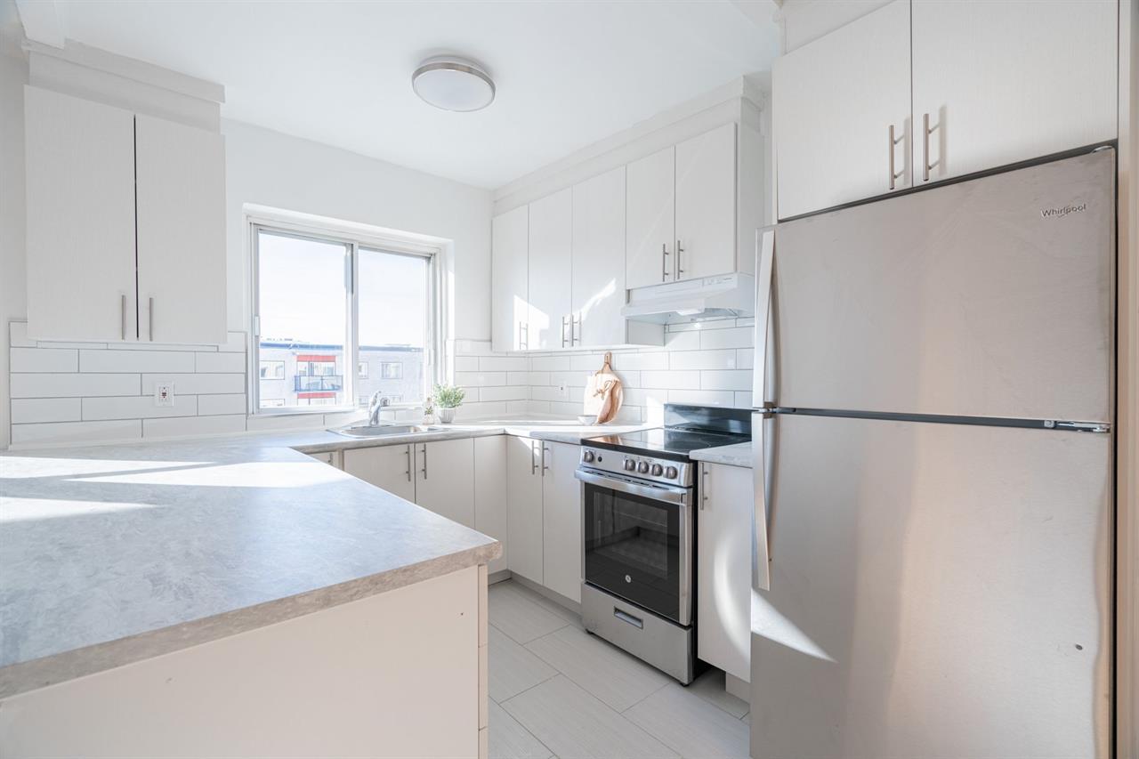 Modern 2-bedroom Near REM Station Montpellier - 390 Boulevard Cote Vertu Ouest, Montréal | 3286651