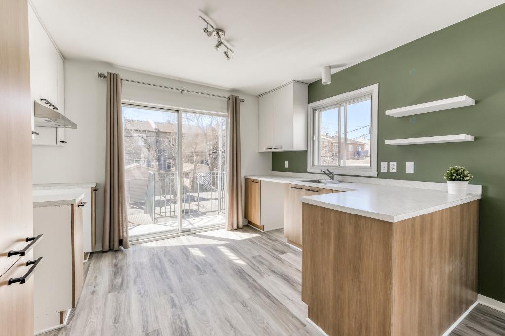SAINTE-THÉRÈSE 4 1/2 **COMPLÈTEMENT RÉNOVÉ!** | 3286772
