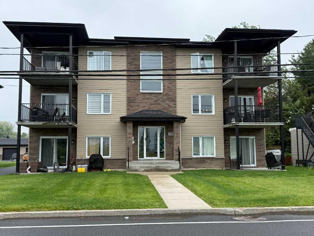 St-Jean-sur-Richelieu (secteur Iberville) - Logement 4-1/2 moderne style condo 2019 - 2 stationnements inclus | 3286780