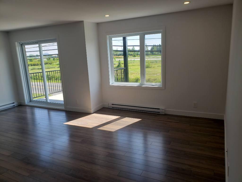 St-Jean-sur-Richelieu (secteur Iberville) - Logement 4-1/2 moderne style condo 2019 - 2 stationnements inclus | 3286780