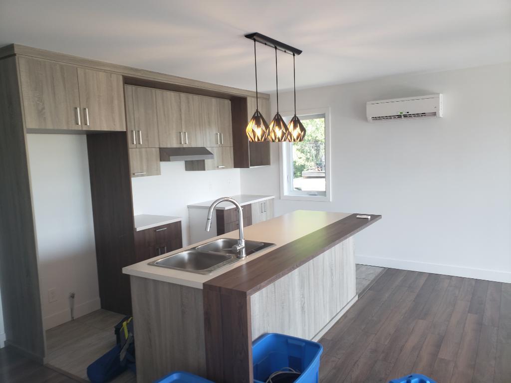 St-Jean-sur-Richelieu (secteur Iberville) - Logement 4-1/2 moderne style condo 2019 - 2 stationnements inclus | 3286780