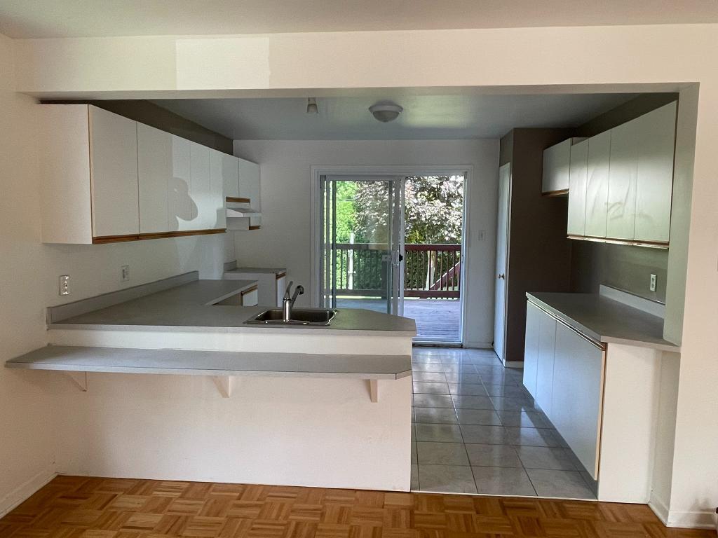 Grand 5 ½ + sous-sol fini, garage et cours dans un secteur paisible de Sainte-Julie | 3286813