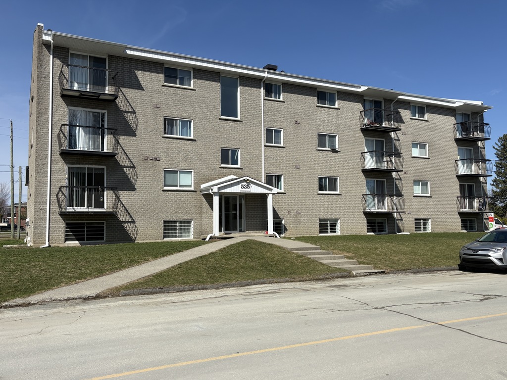 Splendide 3 1/2 à Proximité Du CHUS | 3286968
