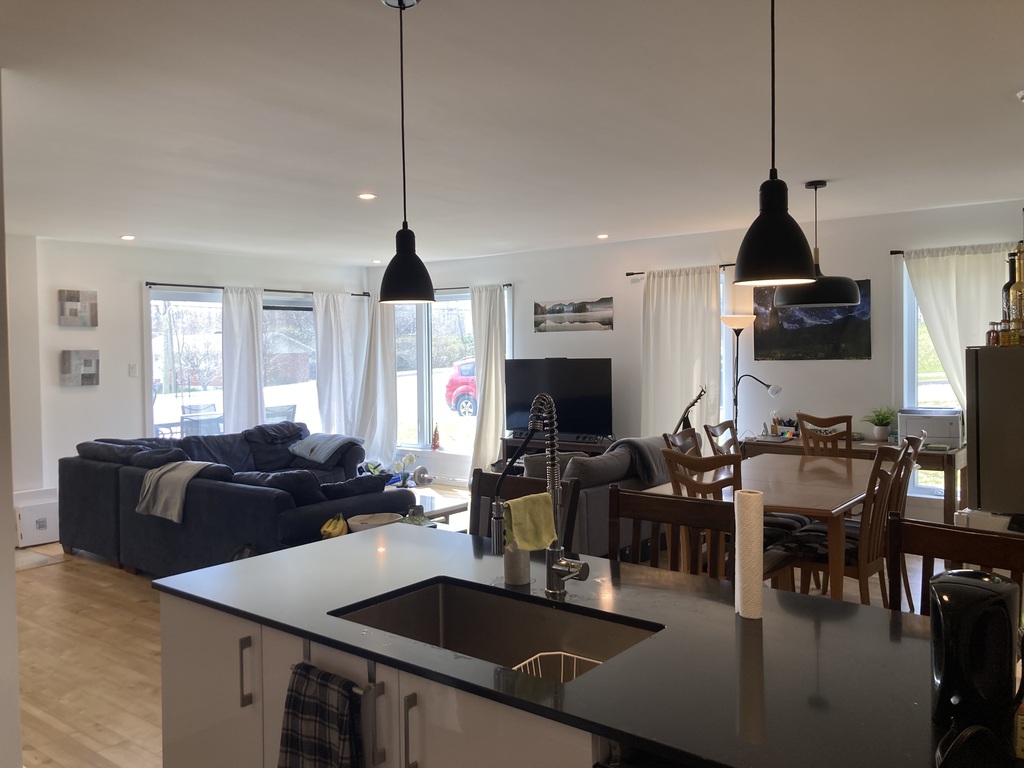 5 1/2 Spacieux, Disponible 1er Juillet | 3287274