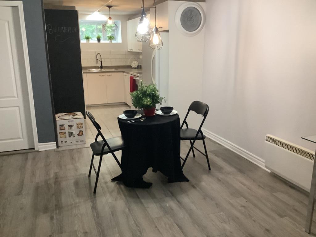 Beau logement ,chauffé/éclairé,réfrigérateur/cuisinière,laveuse/sécheuse ,meublée | 3292442