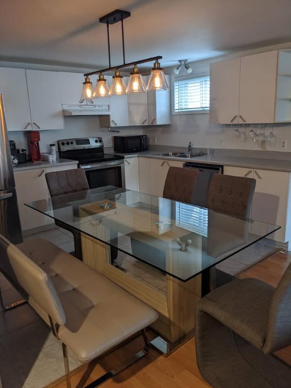 Beau 3 1/2 meublé Saint-Hubert, Stationnement inclus | 3287344