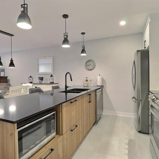 Condo 5/2 semi-détaché avec demi-sous-sol, très lumineux | 3287393