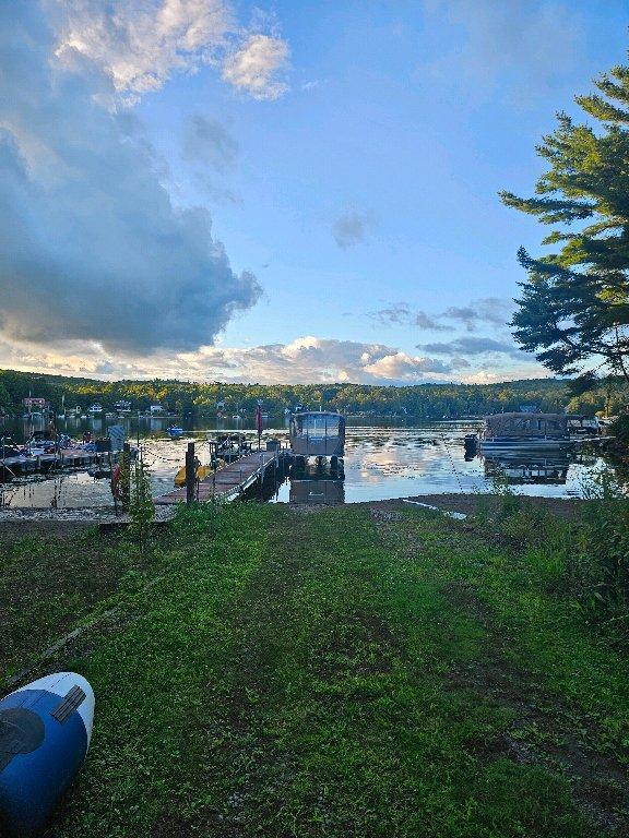 🏡 Bord de l'eau – Lac Connelly | Quai privé | 2 chambres | Long terme seulement | Disponible maintenant | 3287430