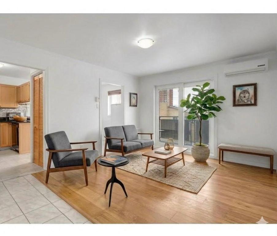 Grand 5 ½ TOUT RÉNOVÉ & TOUT ÉQUIPÉ – Chomedey, Laval | 3287432